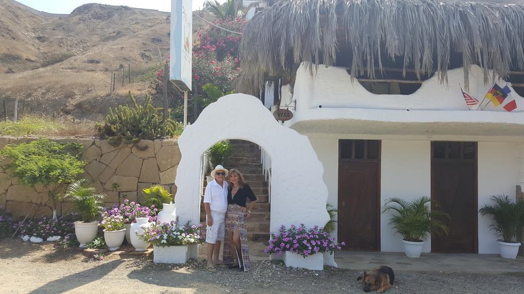 Hotel Smiling Crab Canoas de Punta Sal Exterior photo